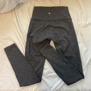 Never worn Lululemon leggings